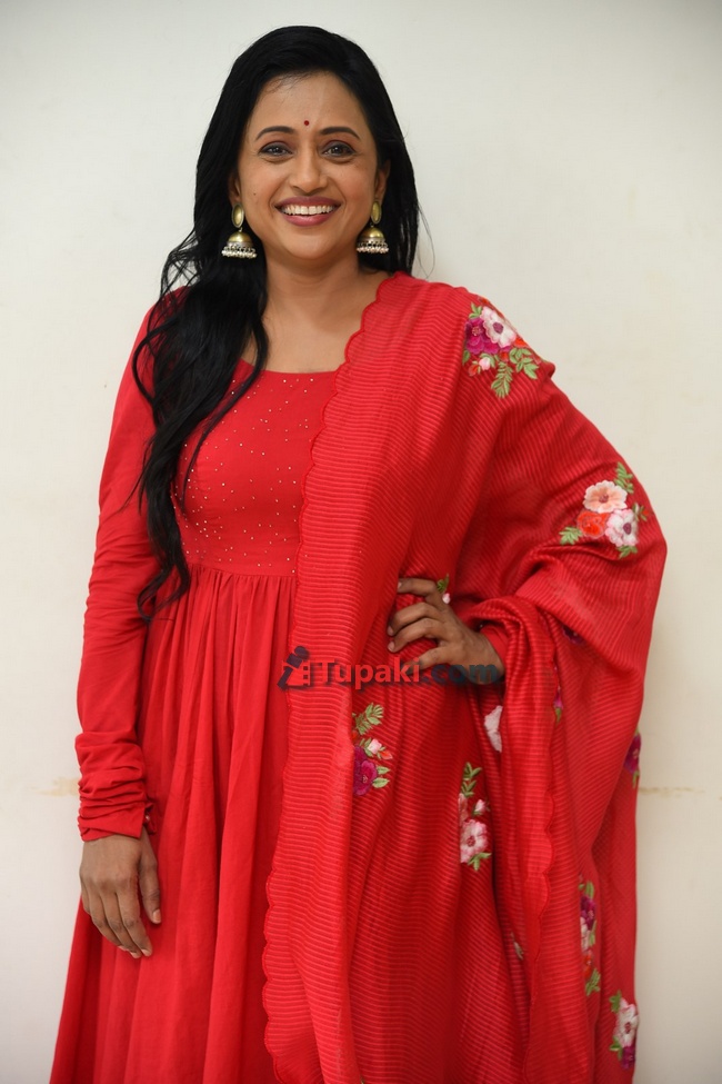 Suma Kanakala at Jayamma Panchayathi Movie Teaser Launch Suma Kanakala at Jayamma Panchayathi Movie Teaser Launch